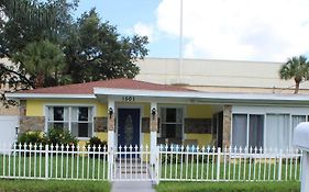 Traditional Cozy Historic Tampa Home