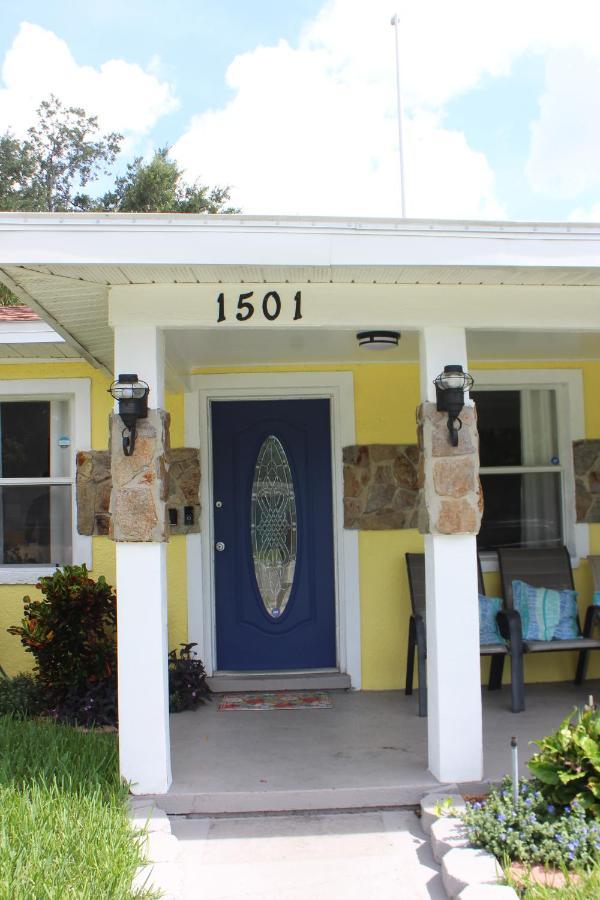 Traditional Cozy Historic Tampa Home Exterior photo