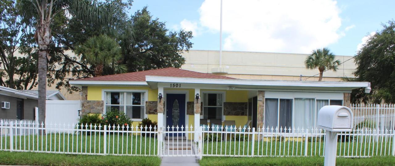 Traditional Cozy Historic Tampa Home Exterior photo